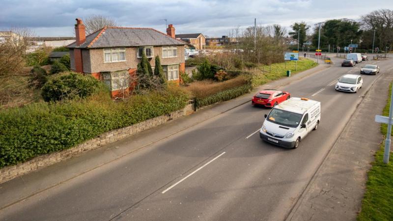 Image 3 of Highly Prominent Roadside Development Site