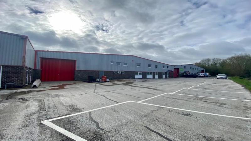 Warehouse With Offices To Let