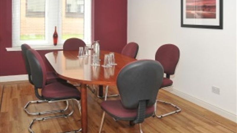 6 Person Meeting Room