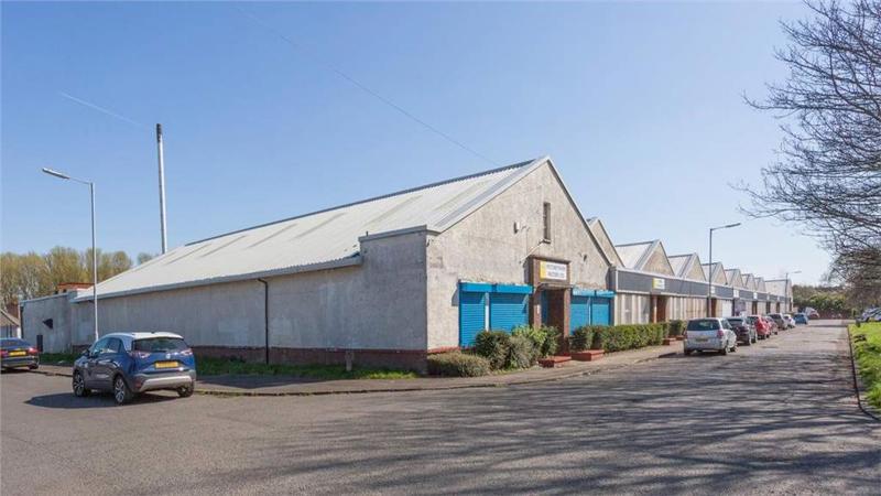 Warehouse With Secure Yard