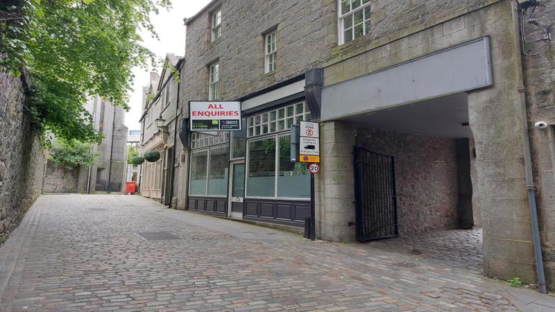 Former Hair Salon To Let 