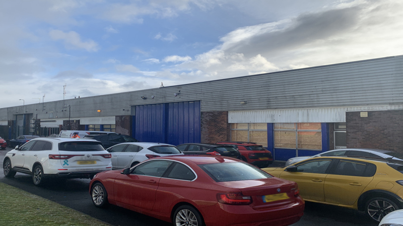 Warehouse With Parking To Let