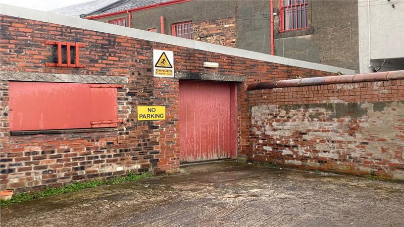 End Of Terrace Warehouse To Let 