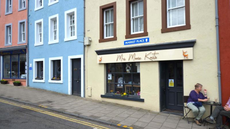 Allied-Surveyors-Scotland-7-8-Market-Place-Jedburgh-Retail-02