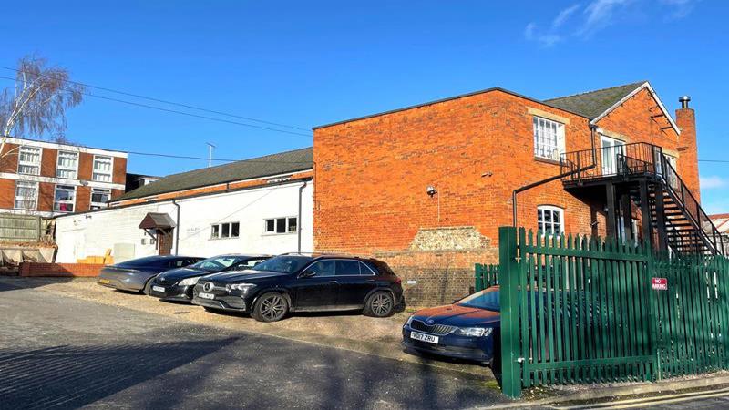 Ground Floor Office To Let