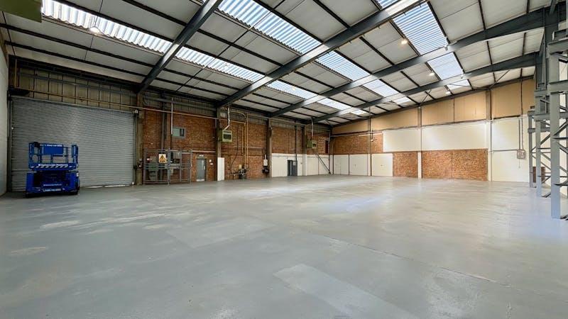 14B Cosgrove Way Warehouse