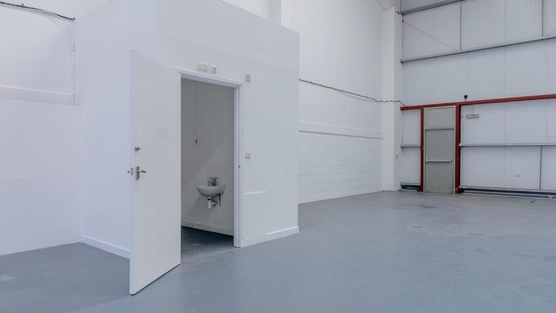 Industrial unit to let at Lion Business Park, Gravesend, DA12 2DN