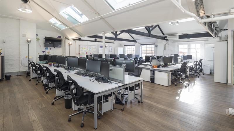 Creative and economic office spaces to rent on flexible lease terms moments from Spitalfields Market