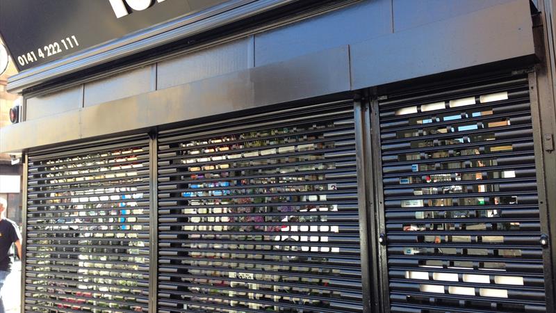 Electric roller shutters to all windows and door