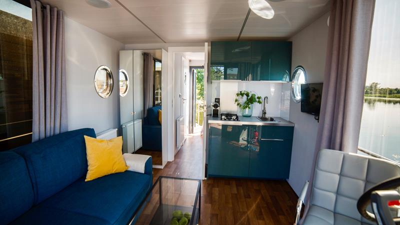 Waterlodge Houseboat