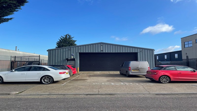 Warehouse With Offices To Let