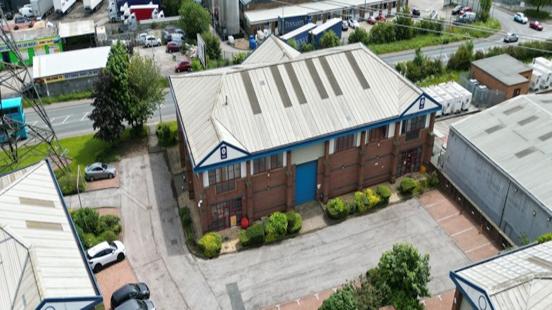 Prominent Warehouse To Let