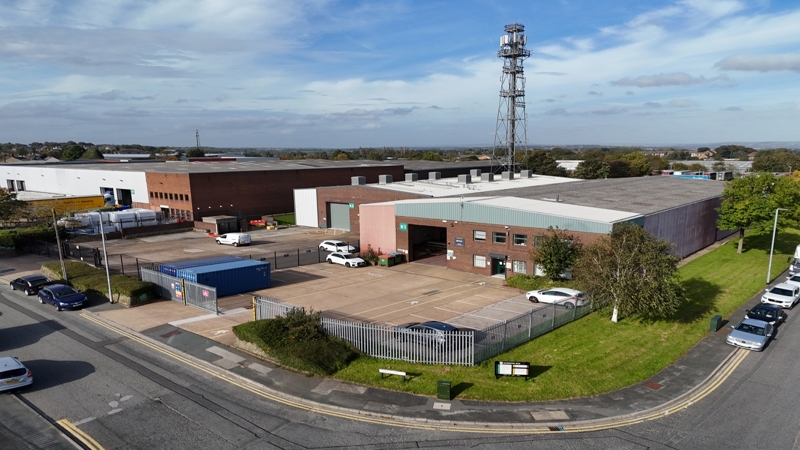 Warehouse With Offices To Let