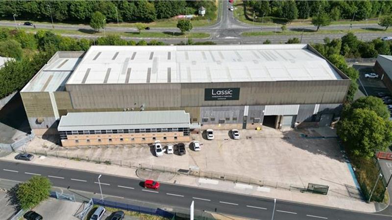 warehouse to let Brighouse