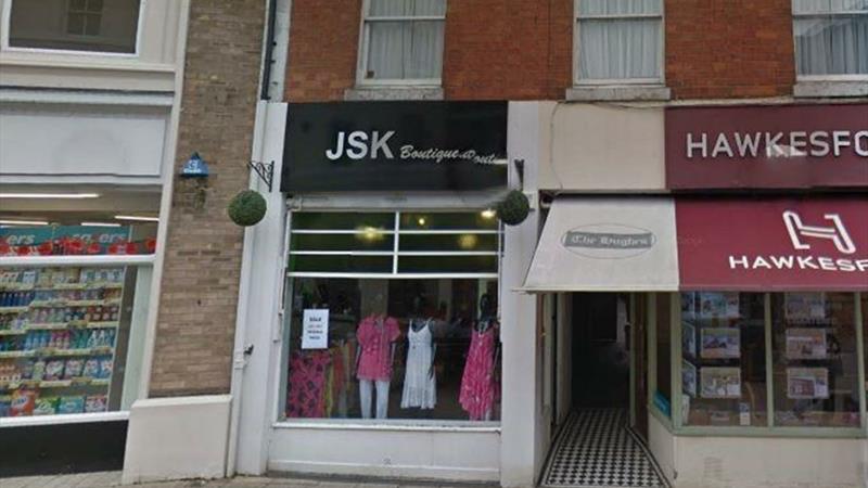 Shop To Let in Warwick