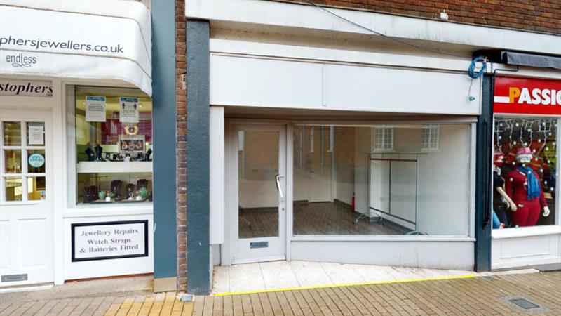 Retail Unit in Tamworth To Let