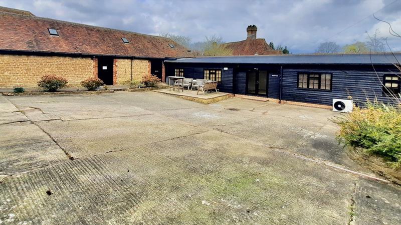 Commercial Premises To Let in Godalming