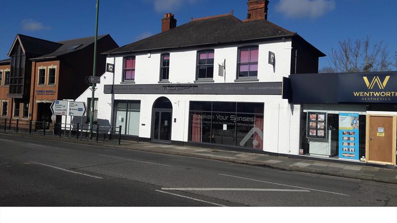 Shop To Let in Sunningdale