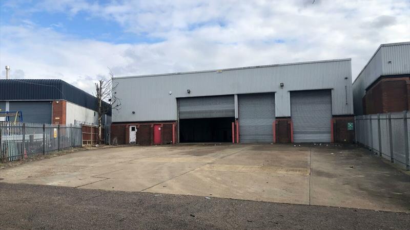 Warehouse To Let in Harrow