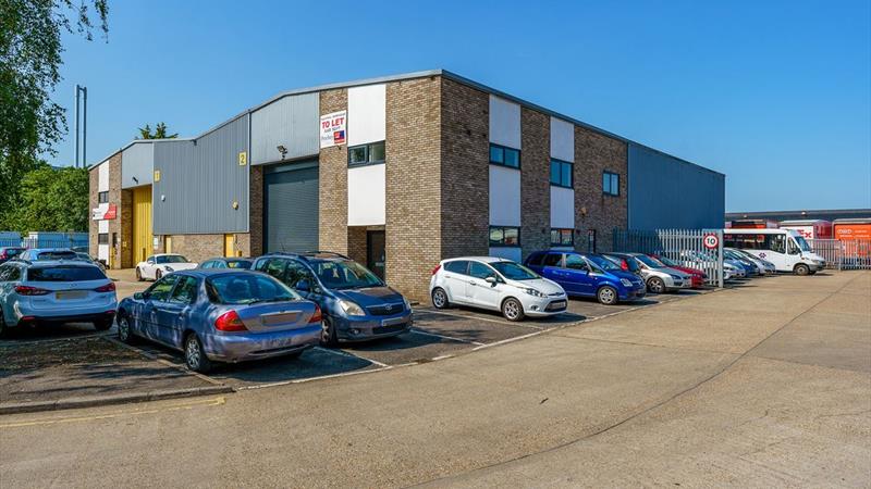 Warehouse To Let in Croydon