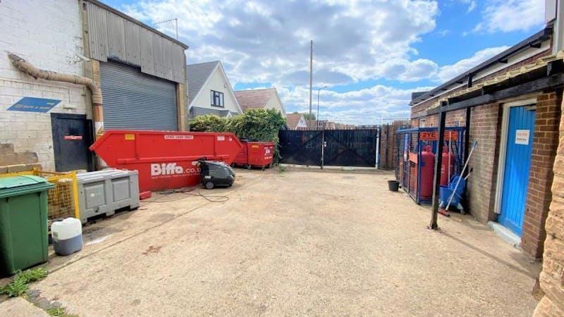 375 Bath Road - Slough - Warehouse To Let