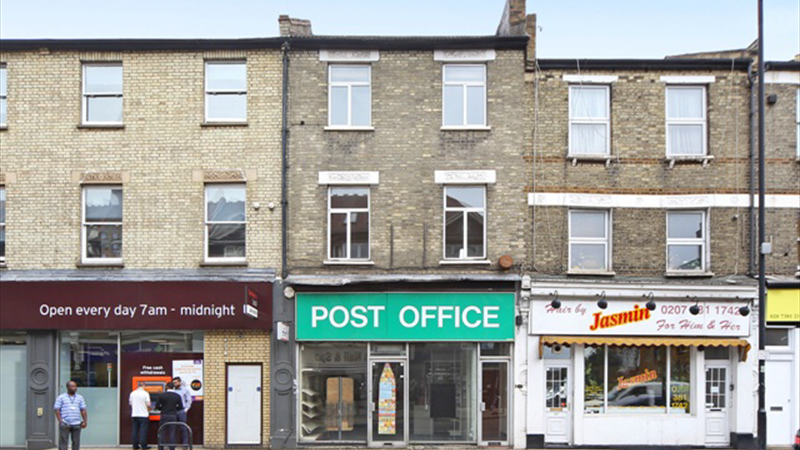 Shop To Let in Fulham