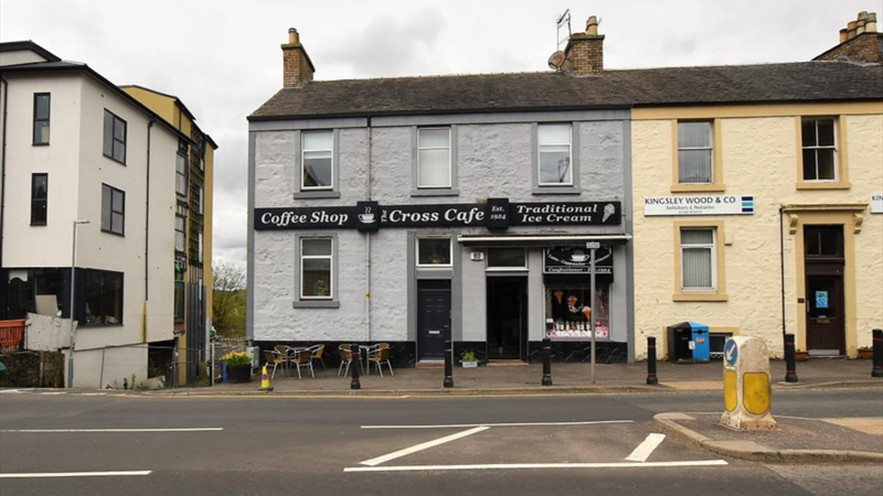 Café/Retail Premises With Flat Above