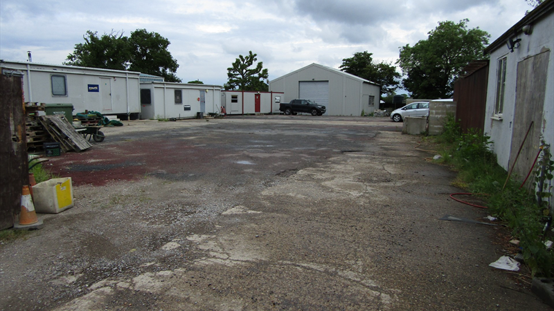 Warehouse With Yard Area To Let in Roydon