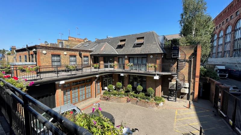 Courtyard shot from First Floor 92 Lots Road Chelsea