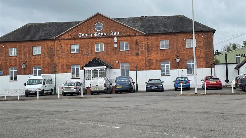 The Coach House
Mallory Park
Offices and Storage