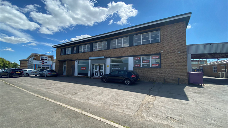 Warehouse To Let in Reading