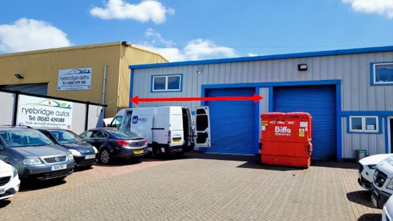 Light Industrial Unit at London Luton Airport To Let