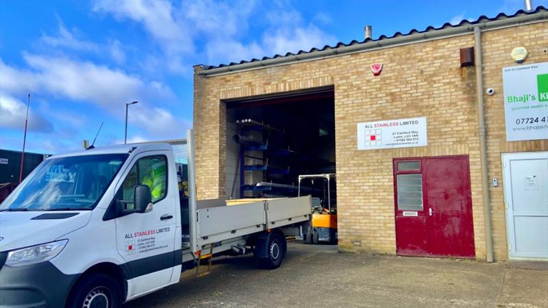 Industrial Unit in Luton For Sale