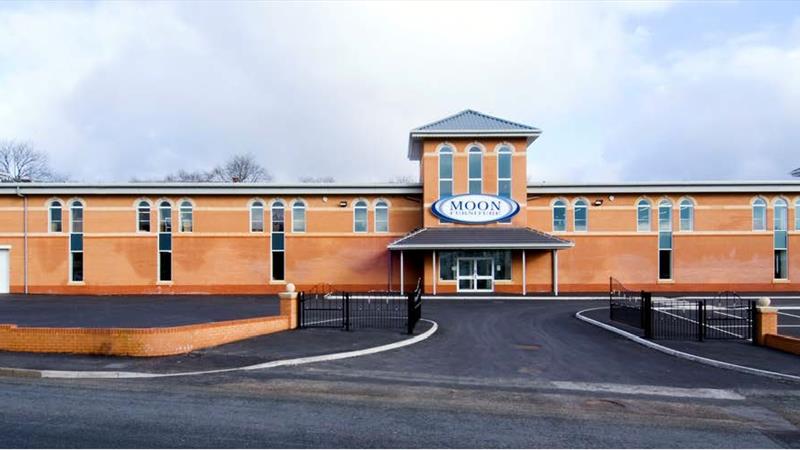 Retail Warehouse Premises For Sale/To Let in Rochdale