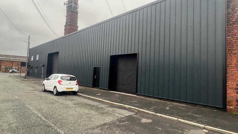 Industrial Unit To Let in Trafford Park