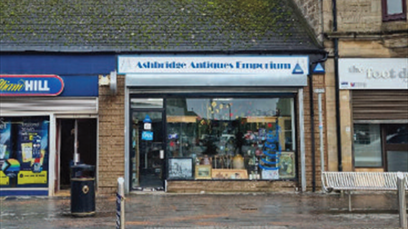 Shop To Let in Larkhall