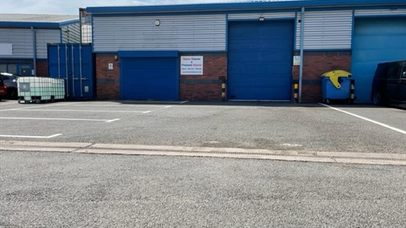 Modern Warehouse To Let in Cannock