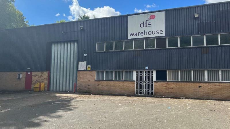 Warehouse To Let in Northampton