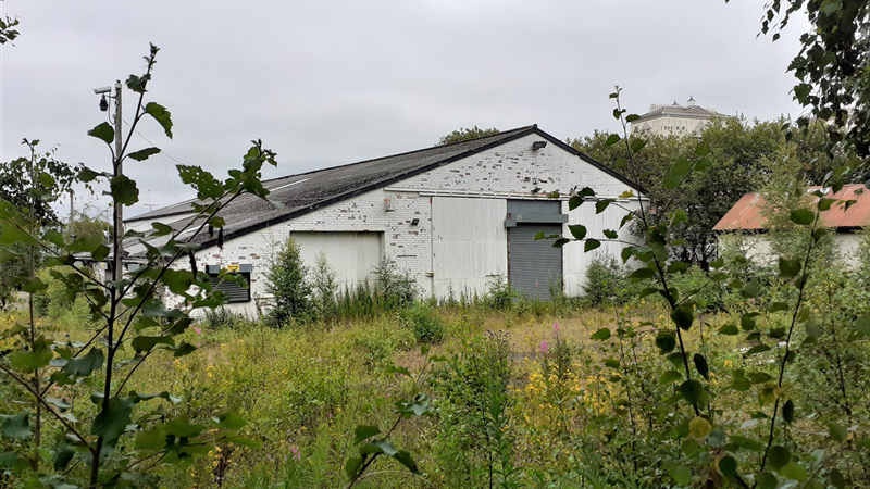 Warehouse With Large Yard Area