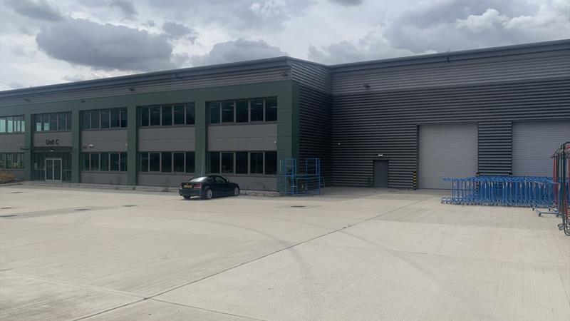 Warehouse To Let in Basingstoke