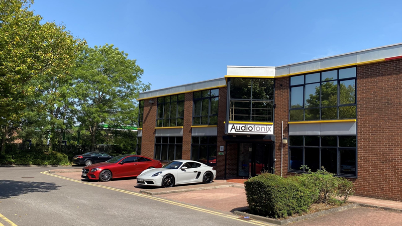 Industrial Unit To Let in Chessington