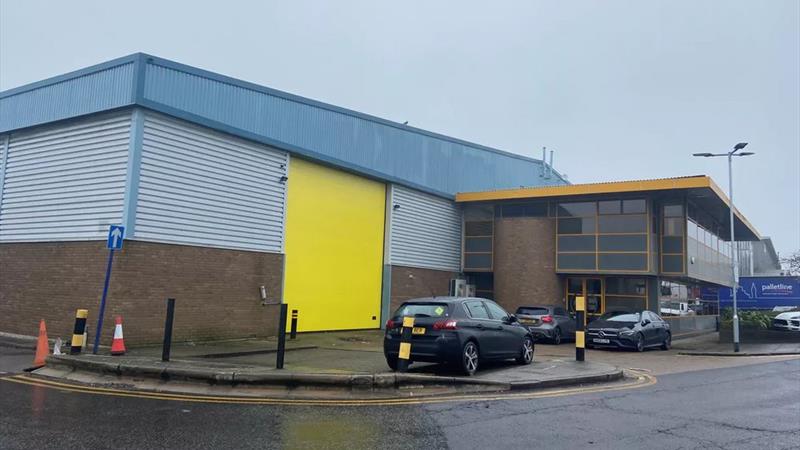 Warehouse To Let in Perivale