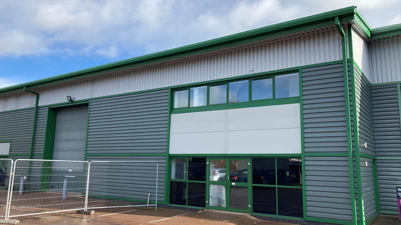 Trade Counter / Warehouse / Office To Let in Bridgwater