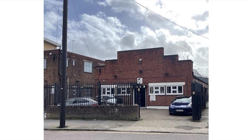 Industrial / Warehouse Unit in Romford To Let