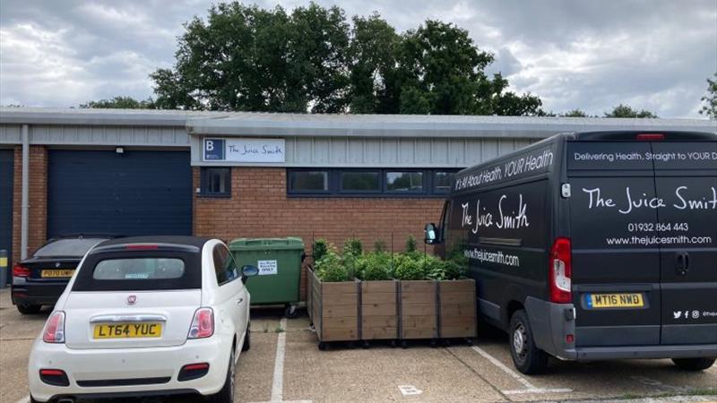 Warehouse To Let in Chessington