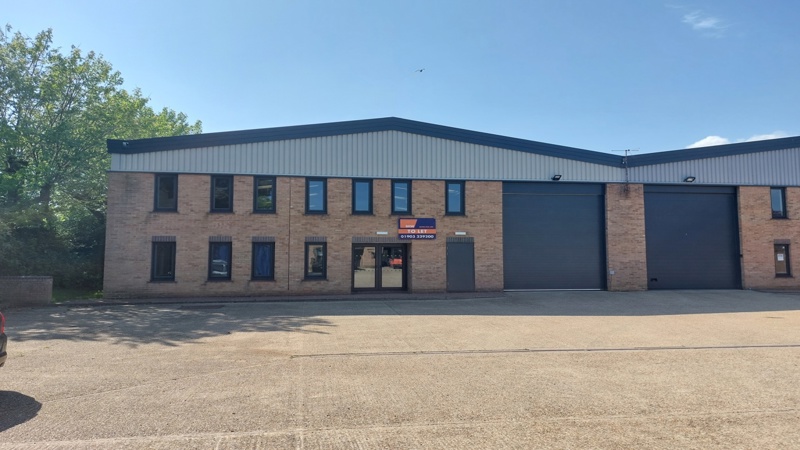 Warehouse With Parking To Let