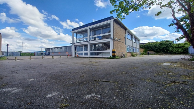 Former Car Yard To Let 