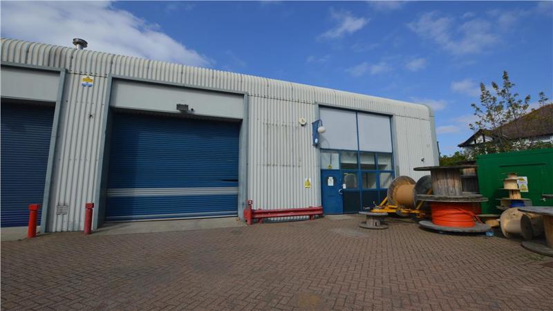 Warehouse With Parking To let 