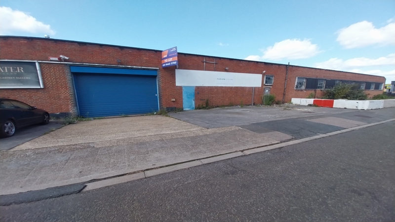 Warehouse With Offices To Let