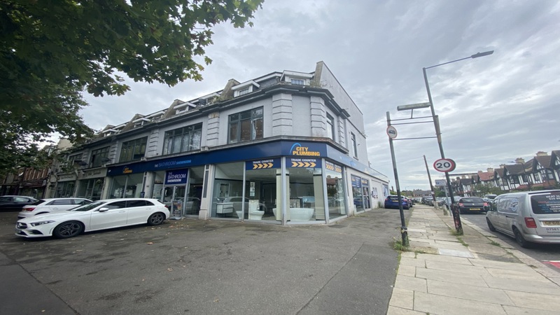 Prominent Retail Unit To Let